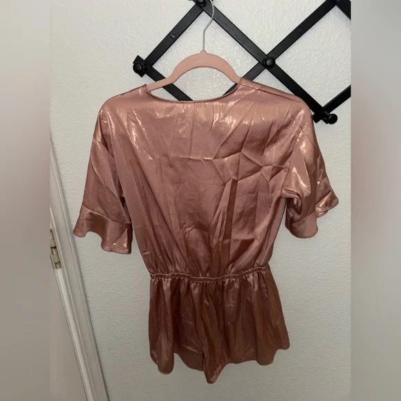 Victorias Secret Rose Gold Satin Wrap Pajama Romper Short Sleeve Small Sleep - Picture 4 of 5